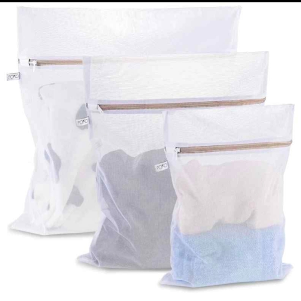 New Premium Quality Set of 3 Mesh Laundry Bags with Zippers In Different Sizes